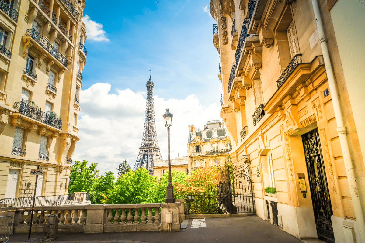 Pourquoi choisir le 17ème plutôt que le 8ème pour son week-end parisien ?